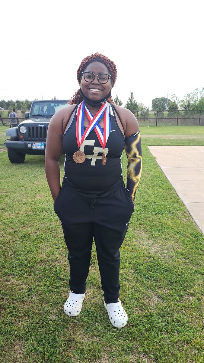 Paige_CO2022's tweet photo. My work for today is done! Qualified for Area in shot put and discus! It's a good day to be a Tiger! #TigerNation #RiseUp @PhineEnough @coach_muse @park_xc https://t.co/ez5S2ZwYFB