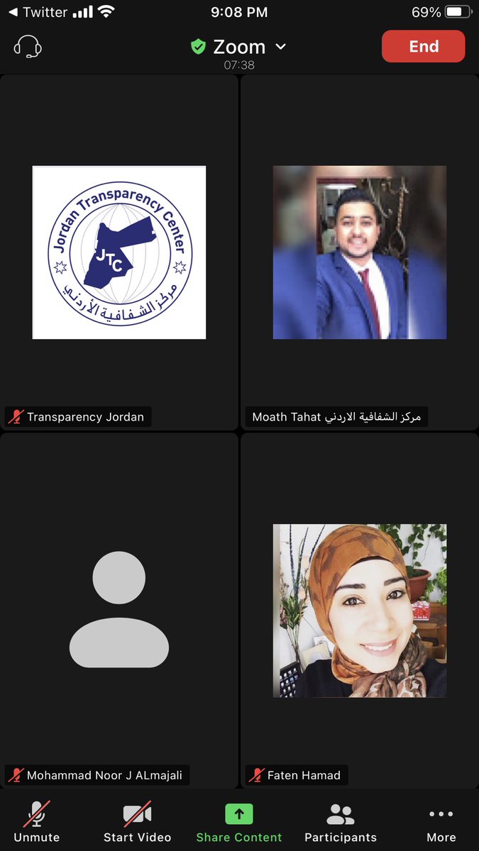 jotransparency's tweet photo. اجتماع مع مجموعة ثانية من #فرسان_الشفافية لمناقشة فكرة من إعدادهم حتى يعمموا الفائدة لشباب من عمرهم ... #مستمرون بدعم الأفكار الإبداعية ضمن مبادرتنا الوطنية #جامعات_ضد_الفساد #الشفافية_الأردنية #TransparencyKnights #JTCjo #مركز_الشفافية_الأردني #الأردن https://t.co/mCF2T0IvES