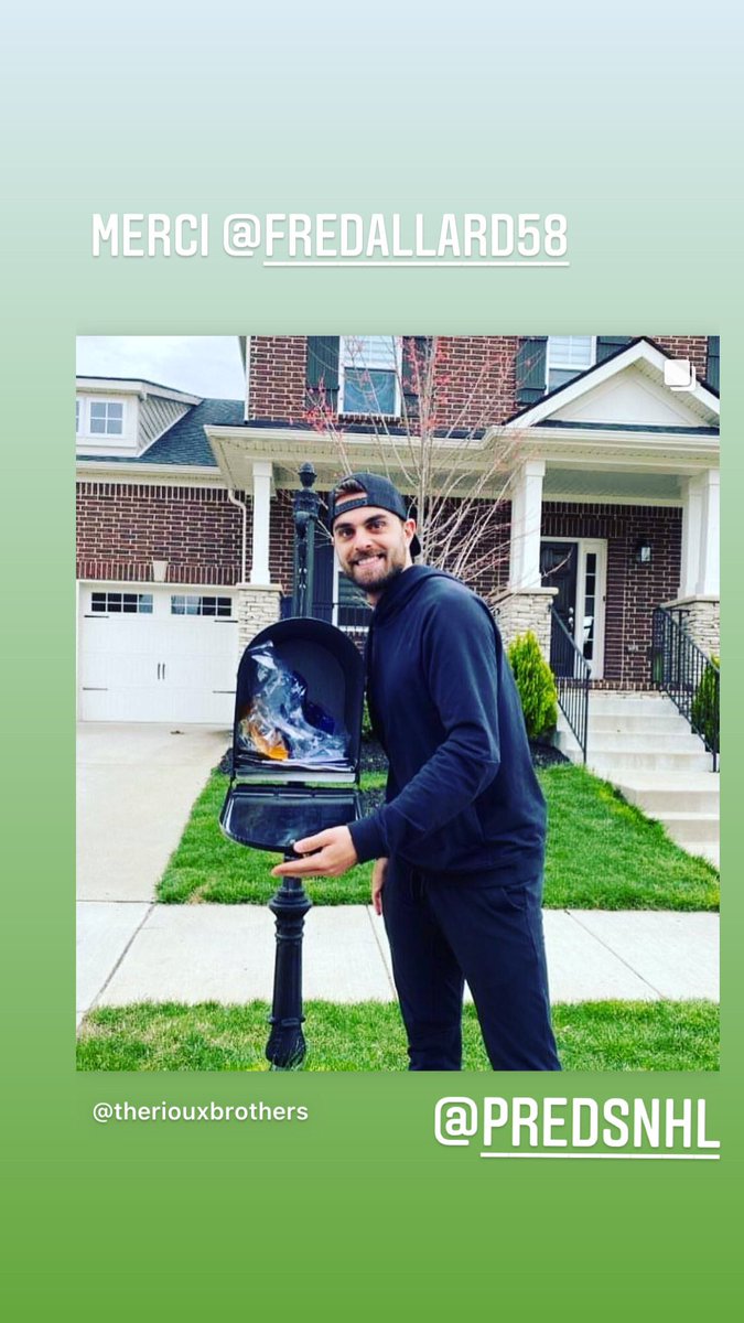 Janelanglois's tweet photo. Merci @fredallard3 pour la livraison des casquettes des @PredsNHL @nhl @MartR19 @TVASports @RDSca @JrPredators Les #riouxbrothers sont bien content . #gopreds https://t.co/lknyAJfzKW