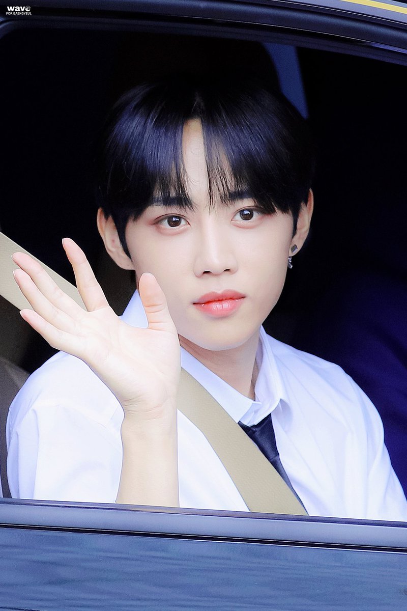 WAVE1201's tweet photo. #AprilFoolsDay

귀여운 남의 집 선우...
우리 집 선우도 만괂부 ^^

#THEBOYZ #더보이즈 #SUNWOO #선우 https://t.co/Q35mDIpoon