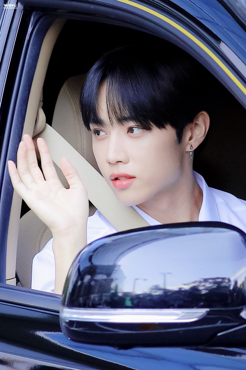 WAVE1201's tweet photo. #AprilFoolsDay

귀여운 남의 집 선우...
우리 집 선우도 만괂부 ^^

#THEBOYZ #더보이즈 #SUNWOO #선우 https://t.co/Q35mDIpoon