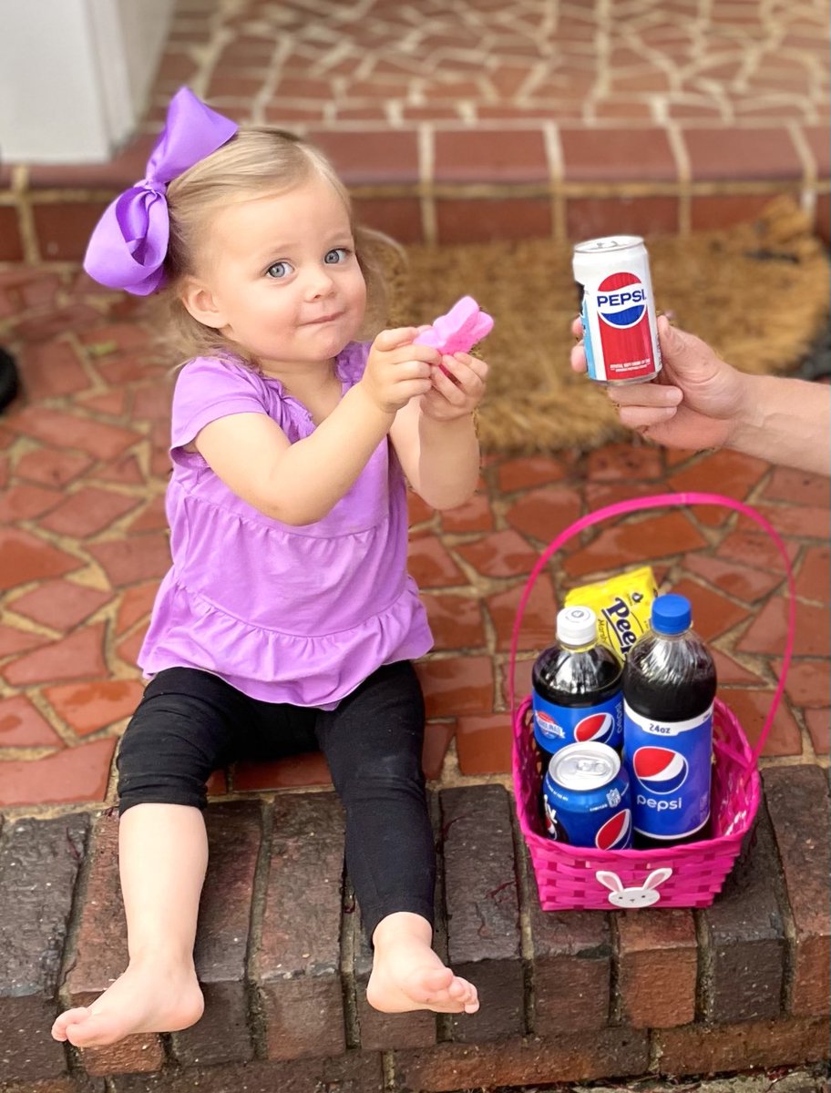 #HangingWithMyPEEPS <a href="/pepsi/">Pepsi</a> #Pepsisweepstakes C’mon and gimme that 3-pack of PEPSIxPEEPS!