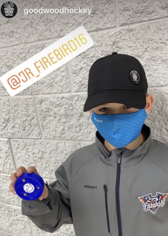 BestShiftHockey's tweet photo. Perfect for stickhandling anywhere๐
Get your training on!!!๐จ๐จ๐จ
#hockeypuck #greenbiscuit #bluepuck #hockeyhands #stickhandling #hockeyathome #hockeyplayer https://t.co/KKDjLM9OyJ