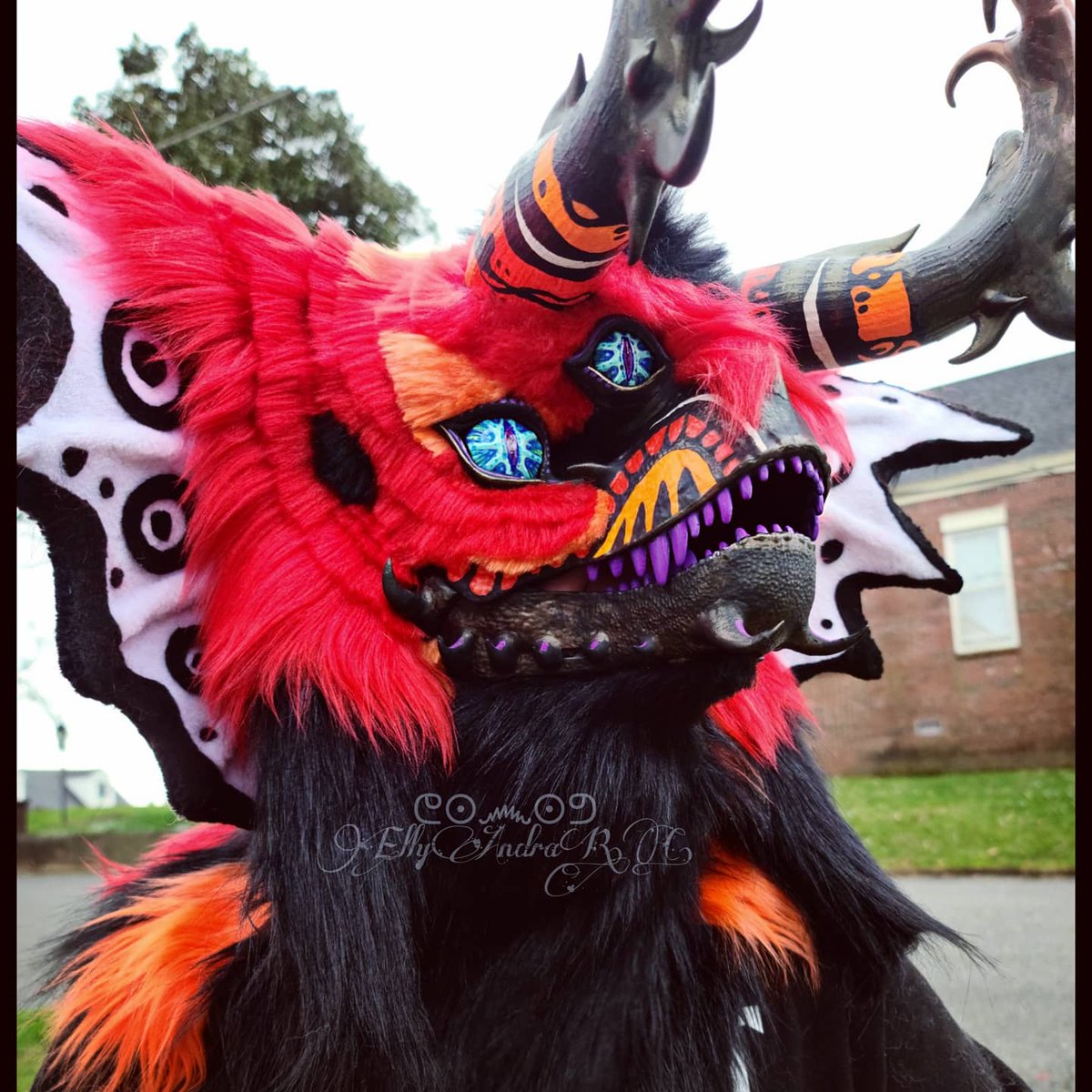 _Skunkzilla_'s tweet photo. Well I finished my first official fursuit head built off a dino mask. I wanted to see if I could do it...so she is a test piece. Overall I'm happy with how she turned out I was afraid she wasn't going to look good. Her name is Dahlia #fursuitbuild #fursuitmaking #fursuits https://t.co/uRNXag1Pzu