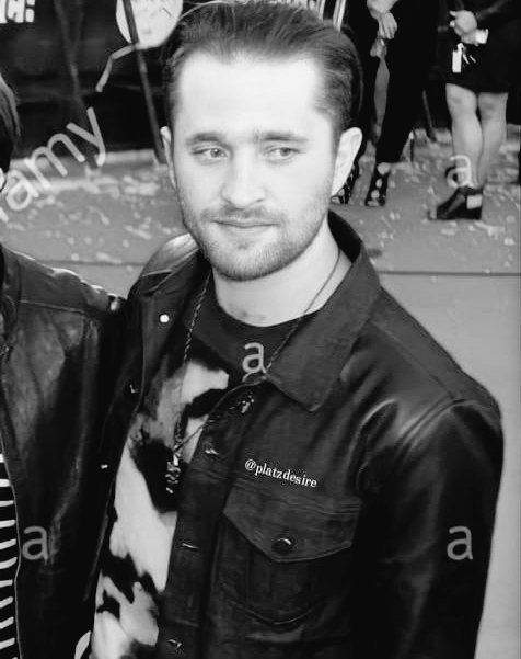 PlatzDesire's tweet photo. I love you baby ❤️👑
#danielplatzman https://t.co/ocv2PfjvpD