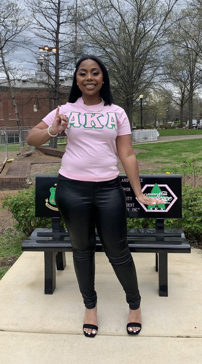 _kayyyykay's tweet photo. And I can finally tell the world I got my pearls. Y’all didn’t know I was Koming did you? Allow me to reintroduce myself you may know me as Makayla, but I’m AKAland I will be forever know as Potential. #PhirstDayOut #1908💗💚 https://t.co/k0Fa7yy2OK
