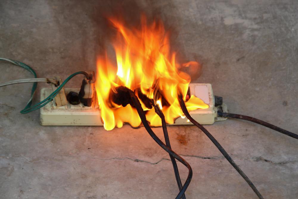 SASHlSU's tweet photo. techno: sorry, we're just having some minor technical difficulties

the technical difficulties: https://t.co/fCO8ZGQARl