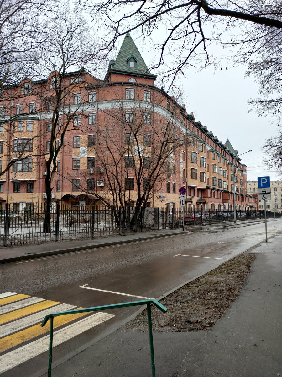 chrystie_p's tweet photo. в Москве дождливо но романтично #phtoday https://t.co/VcSgJ9J5rY
