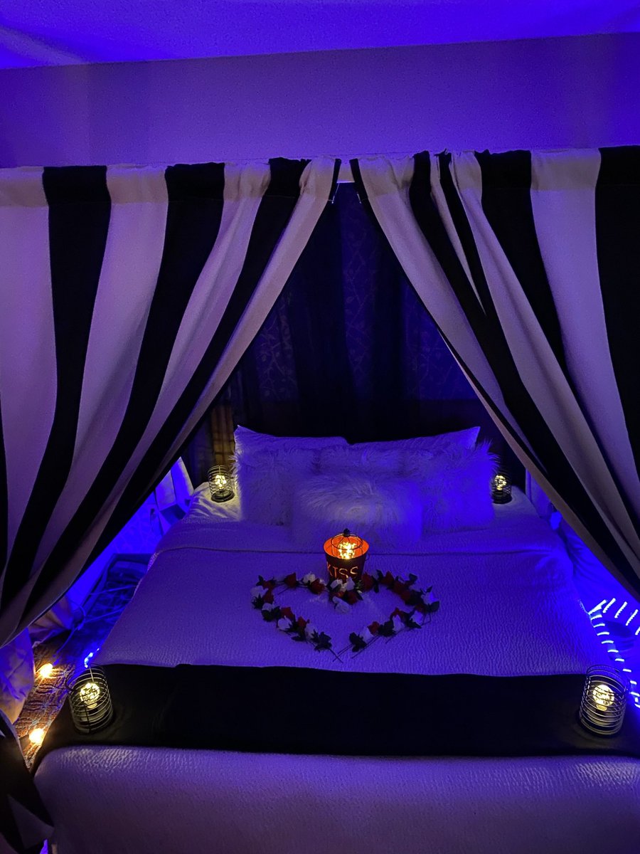 ShareeseUlis's tweet photo. Need help planning date night? Let us help you!
Mani
Pedi
Massage
Dinner
#SlumberEssentials https://t.co/MrHUigyVWK