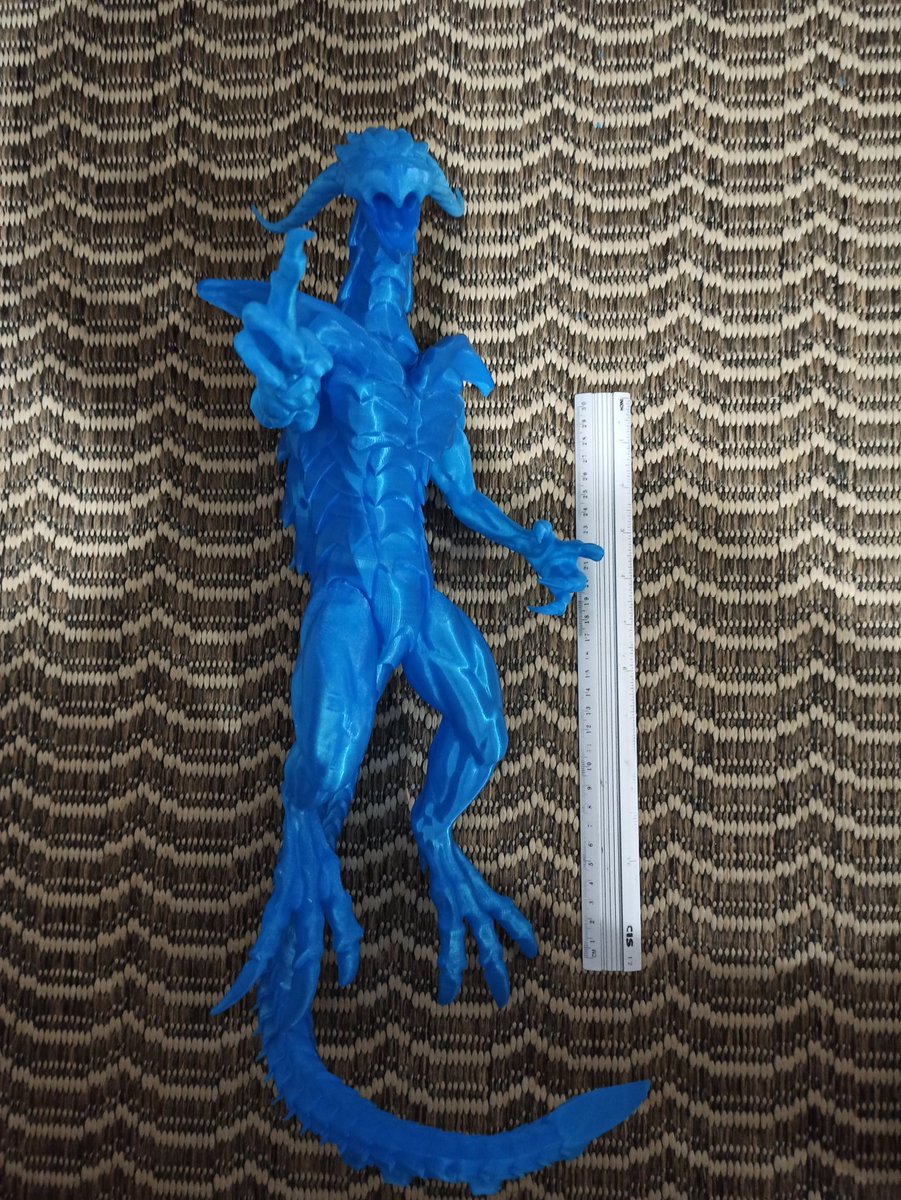 Leandrobro2's tweet photo. Régua para ter noção do tamanho. Falta as assas de 30cm cada https://t.co/hZPmqZe3ay