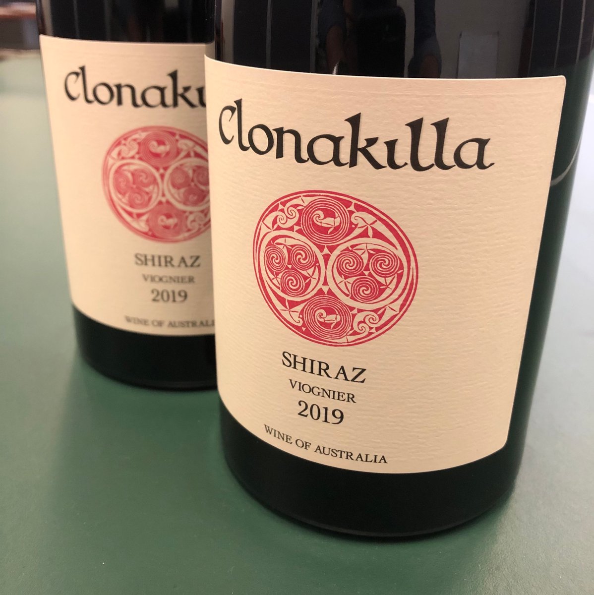 auscellardoor's tweet photo. Clonakilla Shiraz Viognier is widely regarded as one of Australia's greatest red wines. The newly released 2019 vintage is already receiving plenty of attention and high praise. 

Check out our website for further details or to secure yours today 

#wine #redwine #aussiewine https://t.co/SG66SpSD2i
