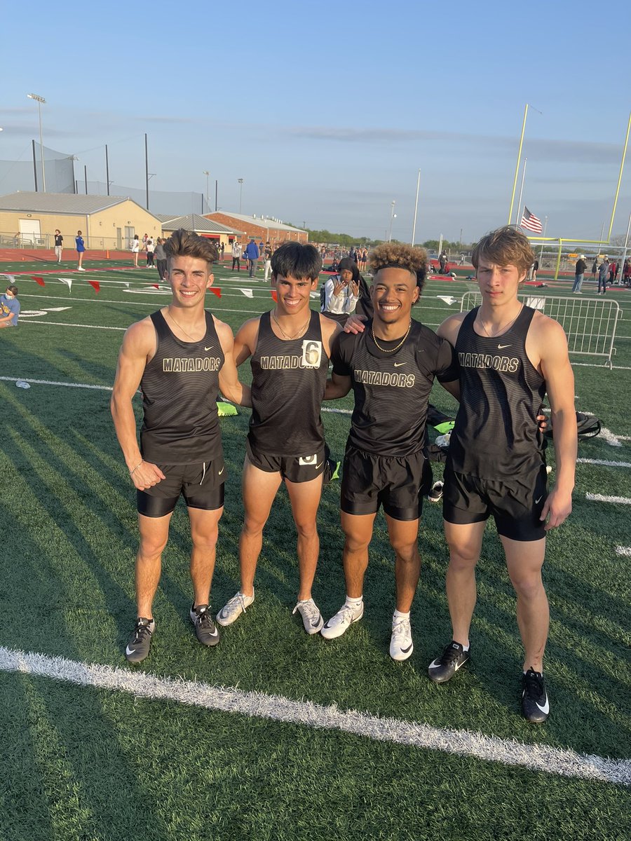 TrackSeguin's tweet photo. @T_mo1302 @MarquesWash @miqull15 and Soefje take the 4x2 district belt
#thatguinspeed
#theymovin
#givemethastick
#whatspoppin
#tmotookthastickandchoppedem
#photofinish
#andstill
#advancetoarea
#thechampsarehere https://t.co/to6bcQgIp8