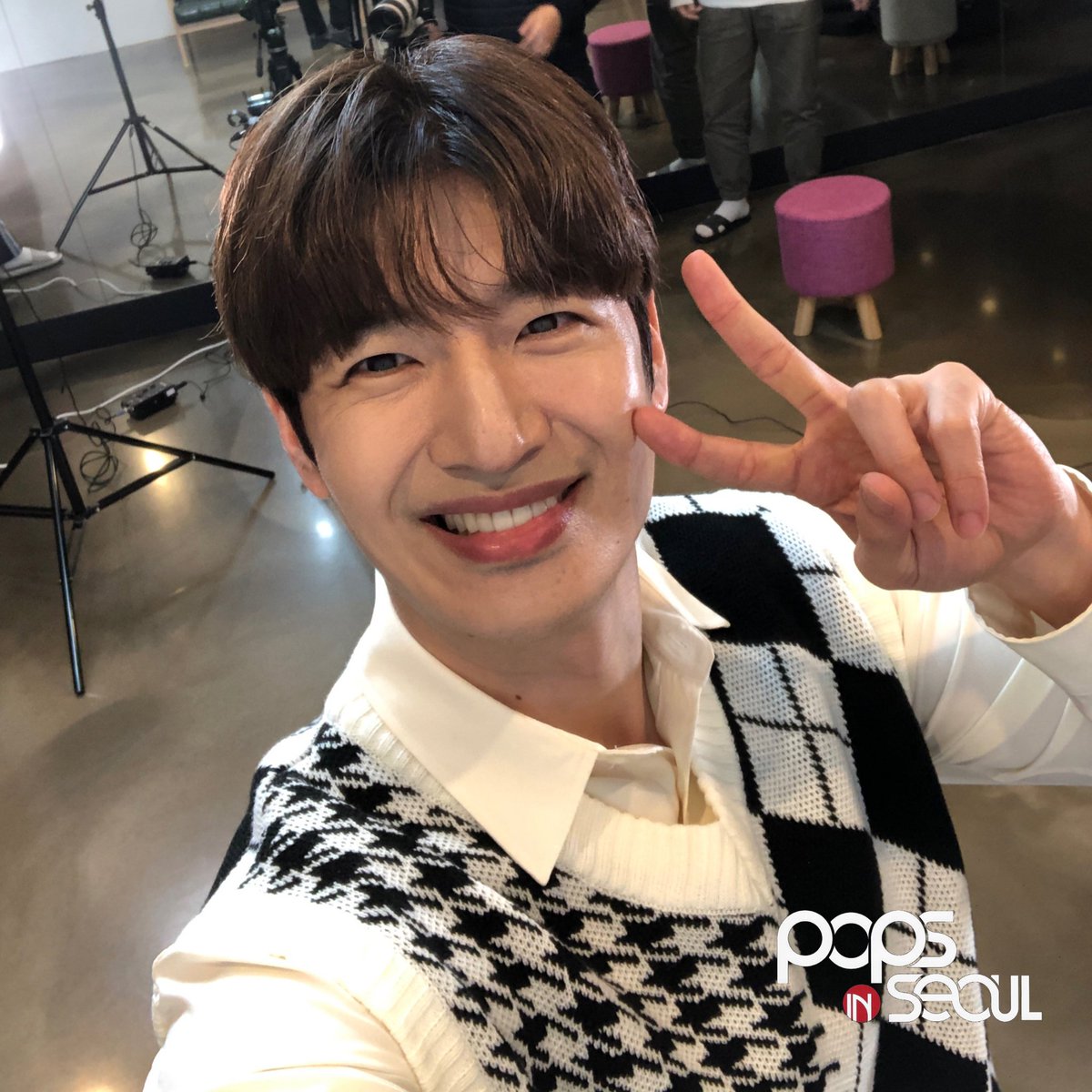 Pops in Seoul tweet media