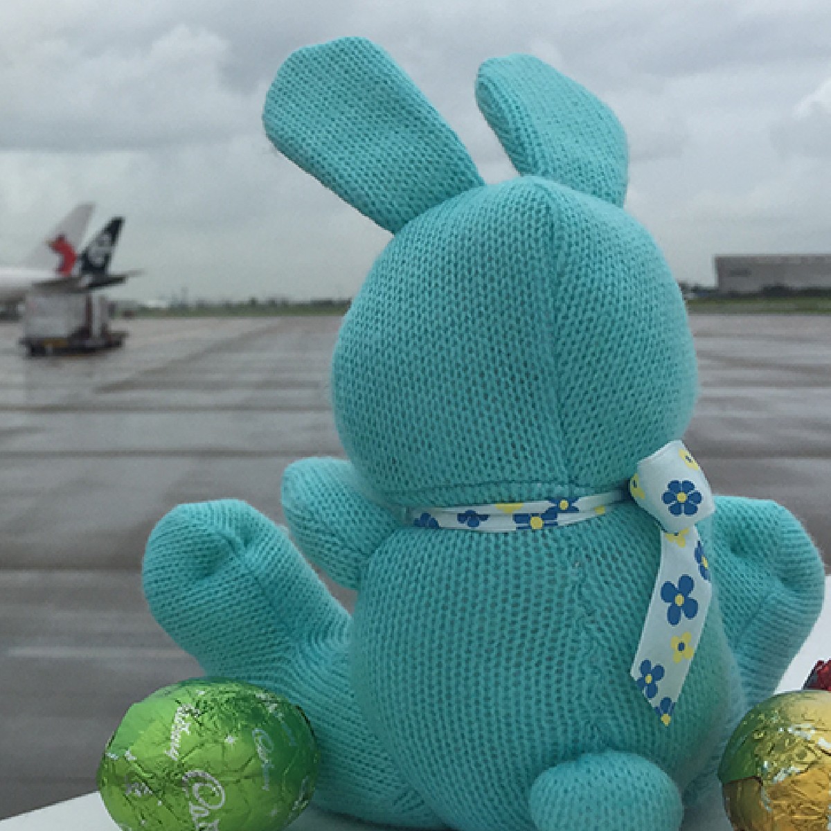 ✈️ UPDATE: Lockdown is lifted for Greater Brisbane from 12pm. 🙌

😷 Masks are still mandatory at the airport and on all flights. 
📝 Check State &amp; Territory travel entry restrictions &amp; current travel advice: fal.cn/3epmd
🐰 Have a happy Easter 🎉