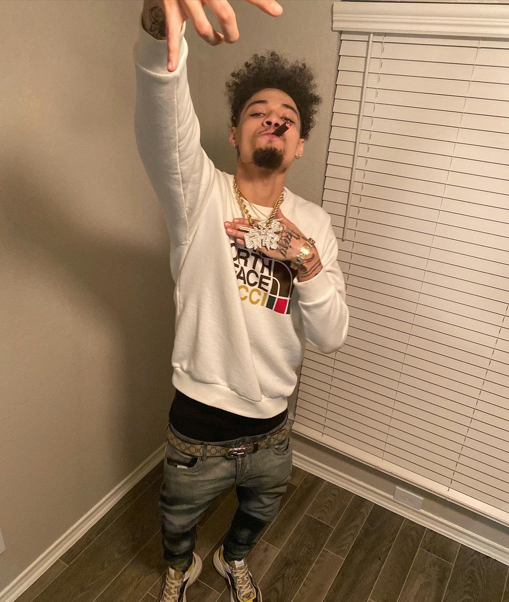 Marquis_Az's tweet photo. I done turnt this lil shit into Gold,I remember it use 2 be rust✌🏽#2Differentw🌎rlds https://t.co/A4iaUyzCxq