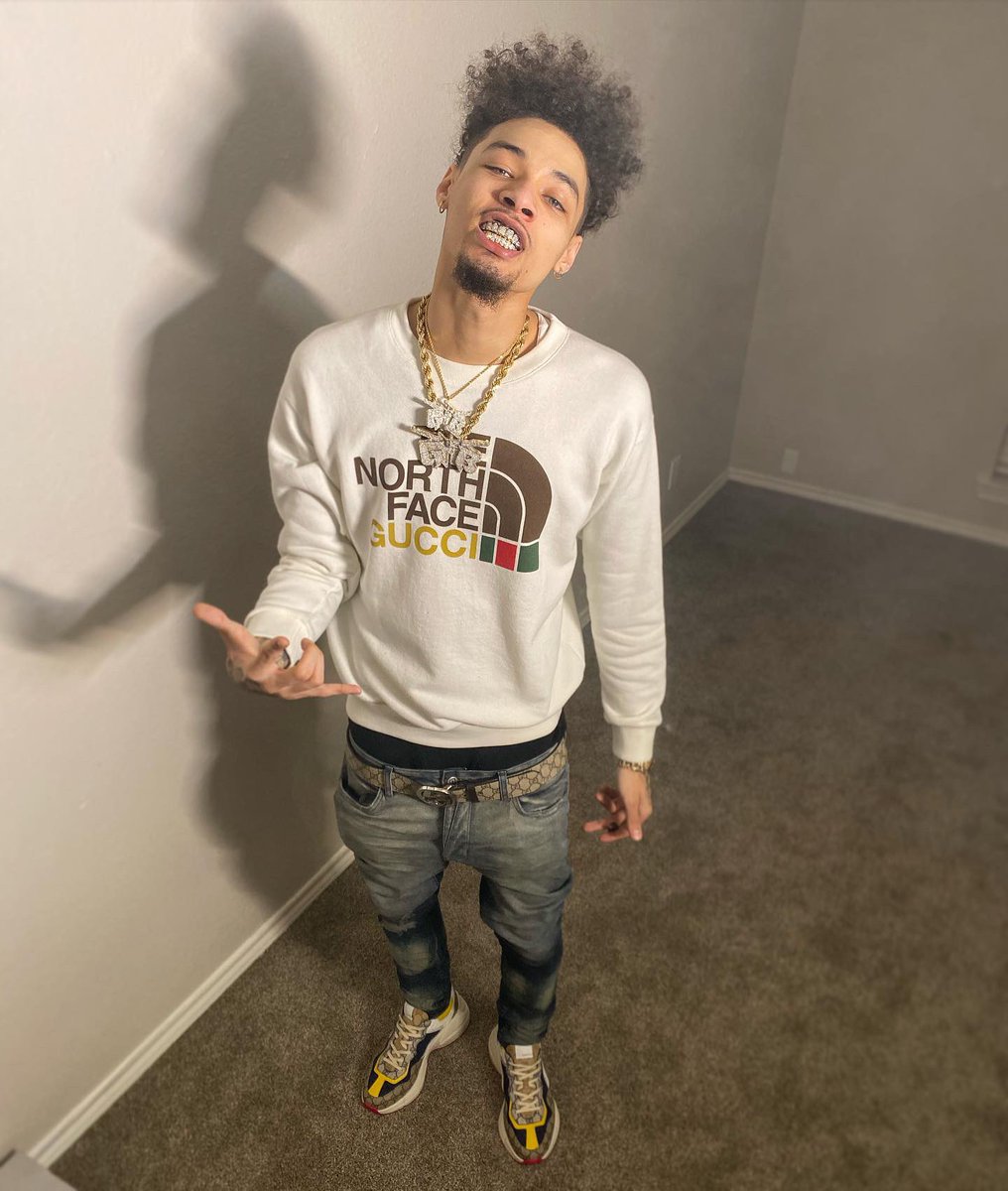 Marquis_Az's tweet photo. I done turnt this lil shit into Gold,I remember it use 2 be rust✌🏽#2Differentw🌎rlds https://t.co/A4iaUyzCxq