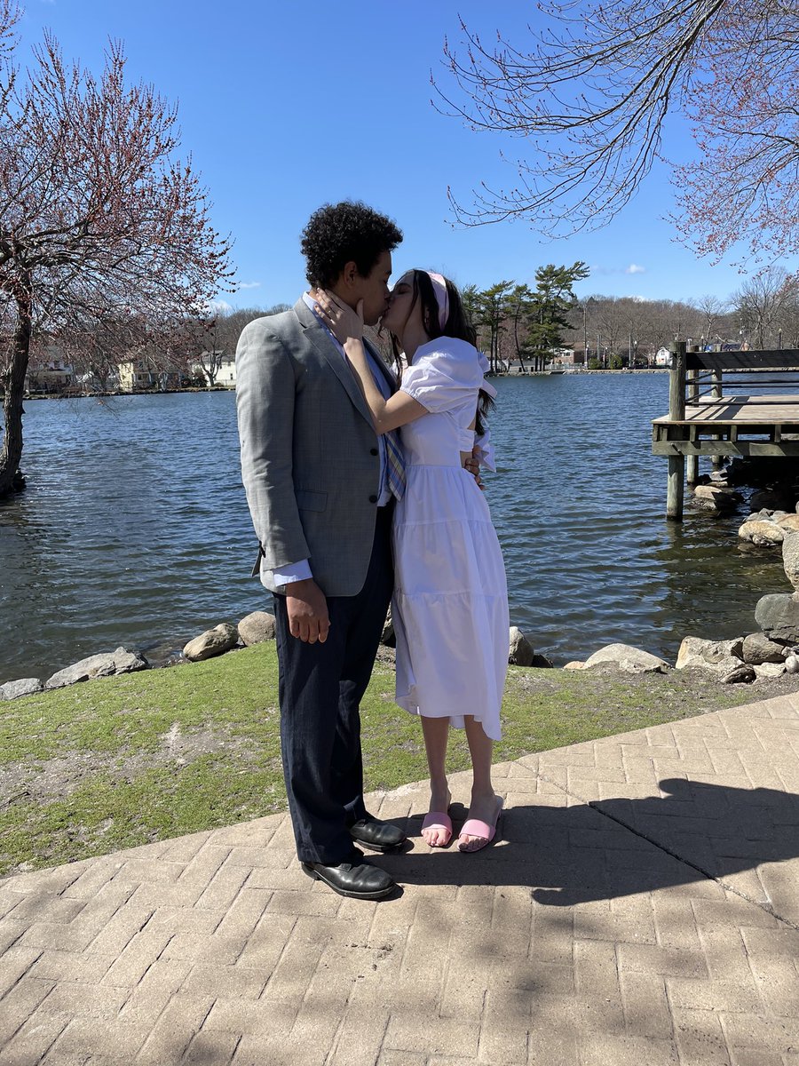 ClaraCakes's tweet photo. Married 💘🎉 https://t.co/elnyZBAtYg
