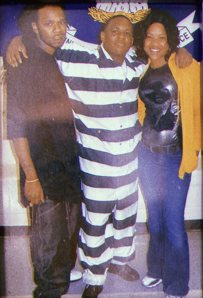 TLeeMusic504's tweet photo. Who Can I Run To, When I Need LOVE? NOBODY cause I’m looking for STREETS love....I Miss You Lil BROTHER 💔FOREVER #TyroneLeeFOREVER 👑#TheKingofHearts #TLeeMusic504 #RestInPeaceTyroneLee #IMissYouTyrone #ILoveYouBro #StreetsFOREVER https://t.co/KJQvyt87e1