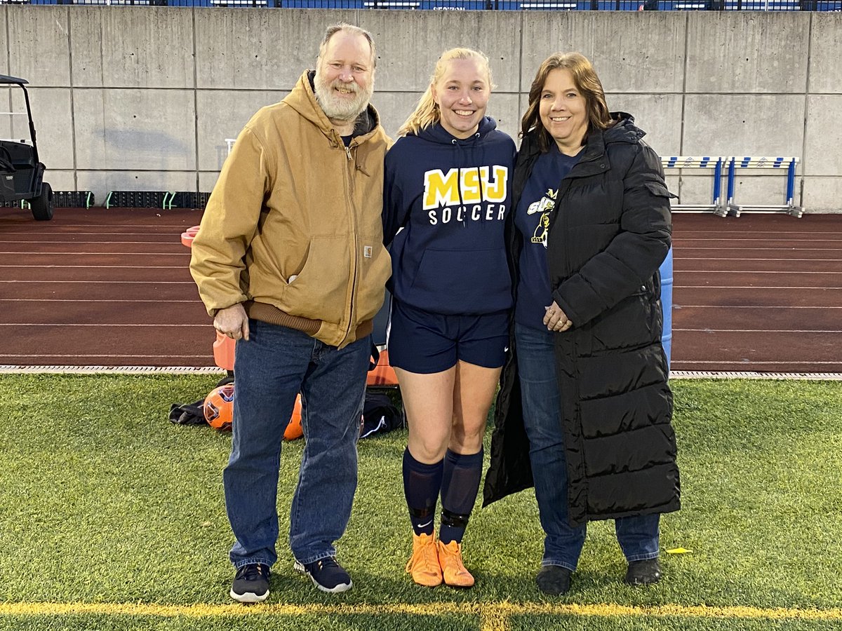 MSJ_Athletics's tweet photo. WSOC | Thank you to all of our Seniors! Your hard work and dedication will be missed! (2/2) #DEFENDtheMOUNT #MountUp https://t.co/0AeTiI0Q9Z