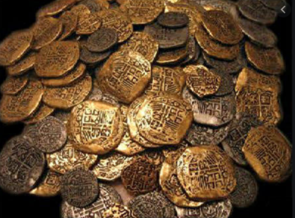 FGrizio's tweet photo. Q13.1
We brought a lot of gold and silver ingots back to Spain. 
Only by capturing Atahualpa, the gold we gained totaled 1.3 million pesos de oro. Spain became a really rich country after we brought all the gold we were given and all the gold we found (stealed🤫) back to Spain. https://t.co/1xfIQTE55B