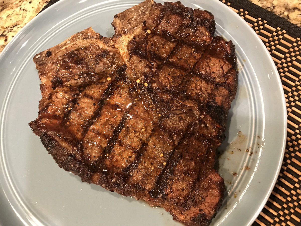 theheinekentom's tweet photo. I’m not in a competition but what do you think about my food plating? https://t.co/zWSSrHg4O3