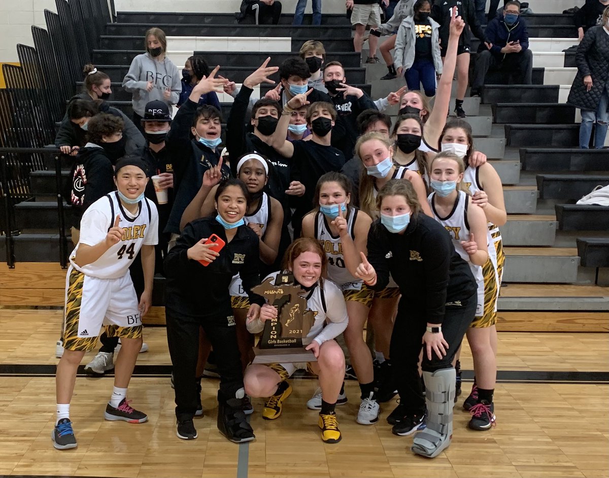 JasonESchmitt's tweet photo. That’s a wrap here at Bishop Foley, where the host Ventures have defeated Redford Westfield Prep 76-60 to capture a D3 regional championship. A story and photos from the big win coming for @MIPrepZone

@BFC_Athletics @BishopFoley https://t.co/cMvab85GeG