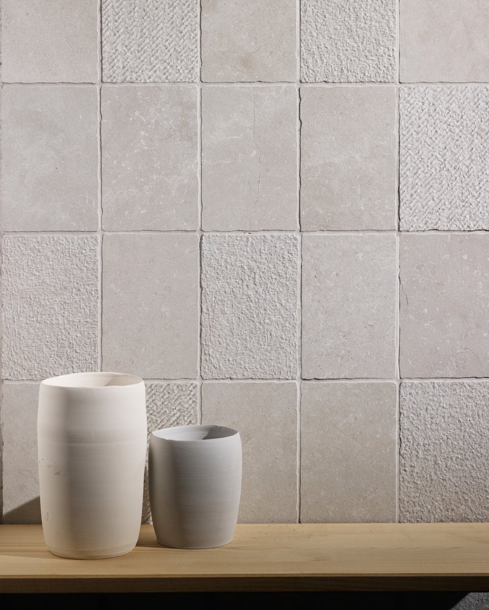 The inspiration for the contemporary surfaces of the Petra collection comes from cold ancient sandstone. Available in three colours with various textures, this collection creates a substantial authentic visual impact that will leave you breathless ✨

COLLECTION: Petra