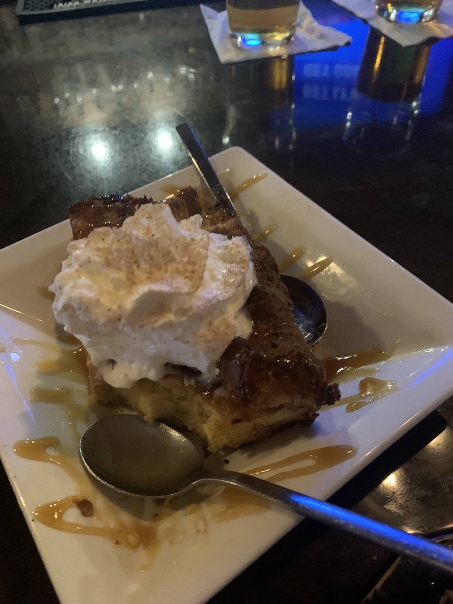 terrye_thorp's tweet photo. Don’t let these 2 spoons fool you- they in no way imply that this a serving for two .... this presentation is in case you want to eat with two spoons at once or in case you drop one in the floor.  That my story. It was yummy btw. #breadpudding #oneserving #twospoons https://t.co/NPYkaQRTGB