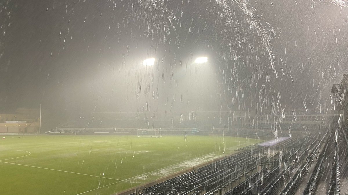 OrlandoCitySC's tweet photo. Ohhhhh Florida 😅

Tonight’s test has been called early with City up 1-0 thanks to a Mikey Halliday goal.

@orlandohealth | #VamosOrlando https://t.co/z2Dpxl2MJ8