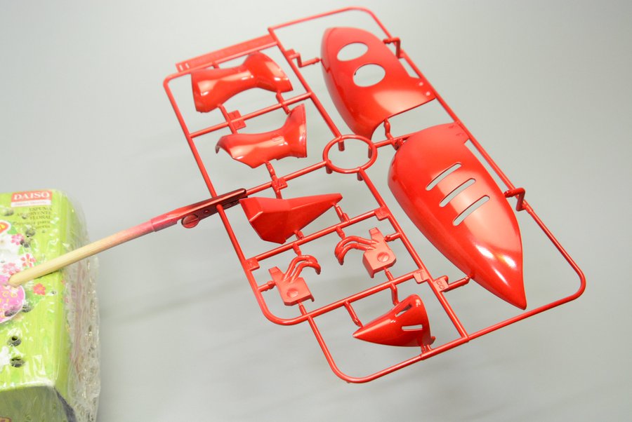 初心者必見 現役プロモデラーが教える ガンプラをランナーごと缶スプレーで塗装する方法 吹き方からリカバリーまで徹底解説 プロモデラー林哲平の見るだけでプラモが上手くなるブログ