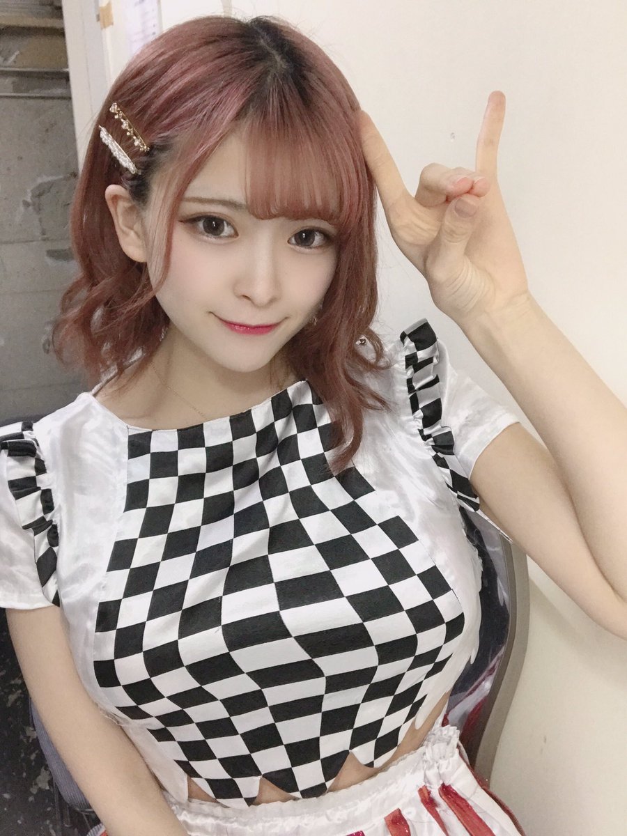 結城千晴 12 11 土 シブド9周年 ちーちゃん生誕祭 On Twitter おはようございます 大切なお知らせ 実は胸のサイズがjカップだったことを公表します 今までめっちゃ潰してたんやけどライブ後はちきれそうでした あ やっぱり皆気づいてたか