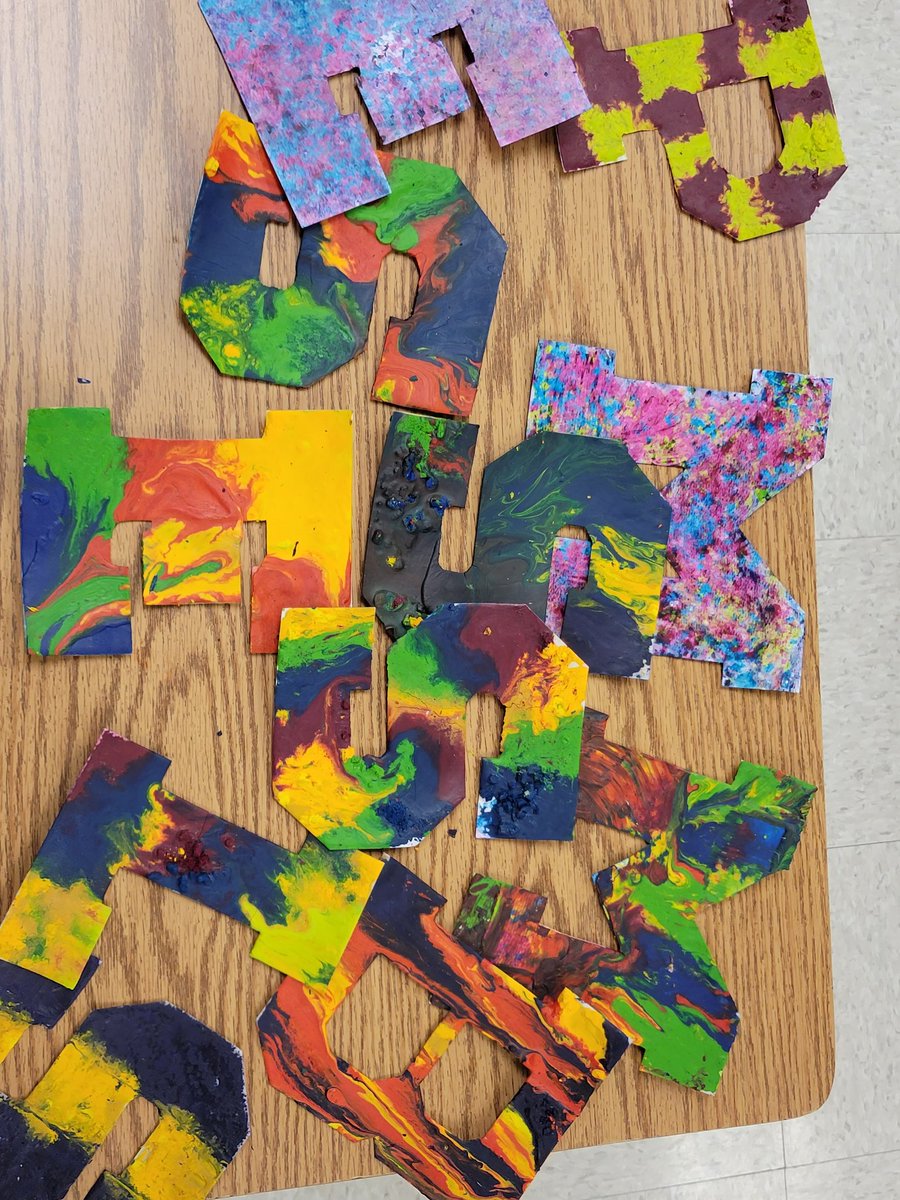 SmithESArt1's tweet photo. In honor of National Crayon Day the staff made melted wax monograms at our monthly Art Social. It's a great day to be a Scottie!!
#springisdpva @amandalynnbyers @SmithElem https://t.co/REpsgh3eqI