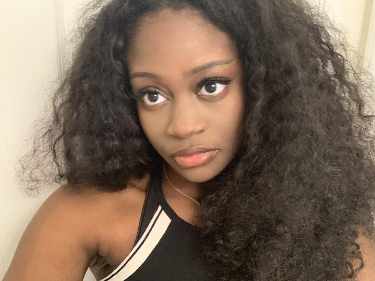 ChinnyXO1's tweet photo. random photos with my 5head 🌚
Lashes and gloss from @KosmicEssential https://t.co/0Y1jNbytKv