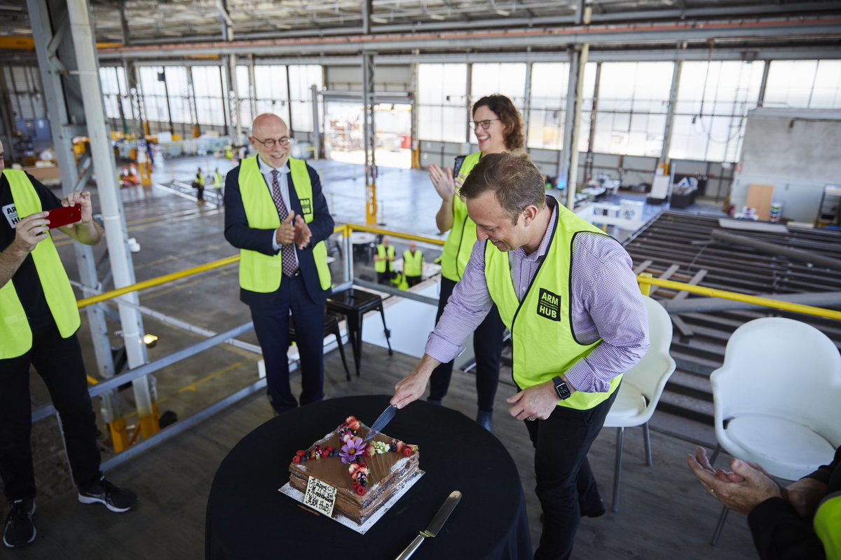 Delighted to welcome QLD Dep Premier Hon @StevenJMiles to first birthday @ARMHubAus - creating high value #manufacturing jobs through #design, #technology & #innovation @Innov_Aus @OECDinnovation @wef4ir @AuManufacturing @ScienceAU @QldGov #ausbiz