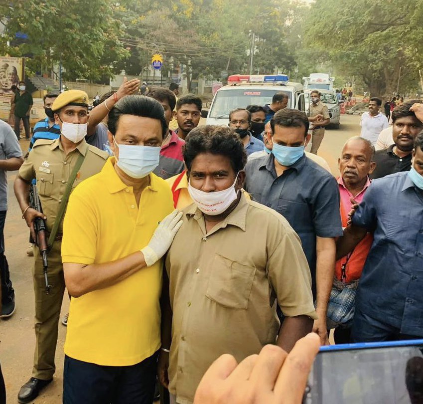 ksivasenapathy's tweet photo. தலைவருடன் நடைபயிற்சி..
#DMK4TN
#MKStalinforCM
#Thondamuthur4KSS
#VoteforDMK #VoteForKSS https://t.co/OEat6ZujAg