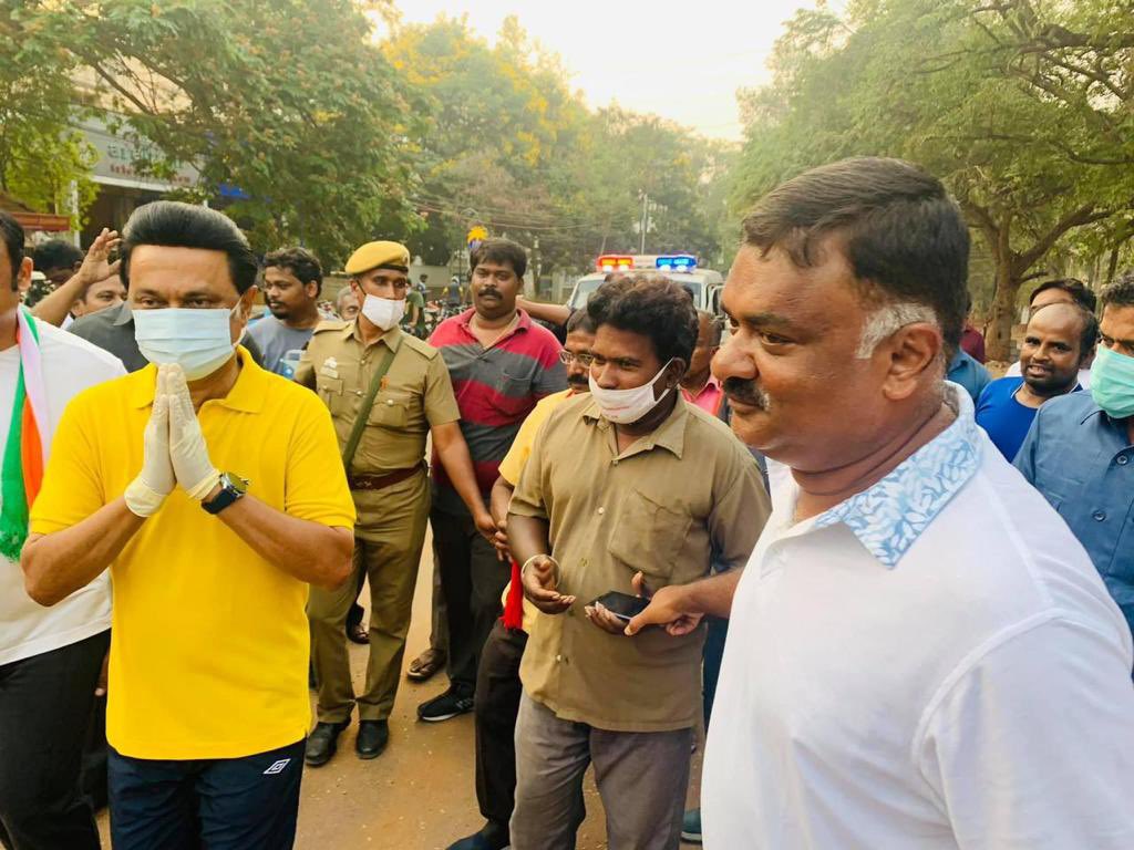ksivasenapathy's tweet photo. தலைவருடன் நடைபயிற்சி..
#DMK4TN
#MKStalinforCM
#Thondamuthur4KSS
#VoteforDMK #VoteForKSS https://t.co/OEat6ZujAg
