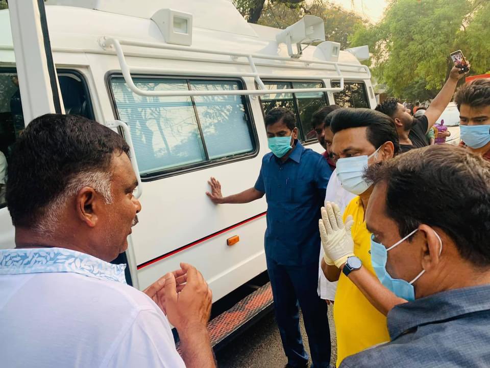 ksivasenapathy's tweet photo. தலைவருடன் நடைபயிற்சி..
#DMK4TN
#MKStalinforCM
#Thondamuthur4KSS
#VoteforDMK #VoteForKSS https://t.co/OEat6ZujAg