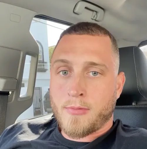 JohnnyCapeless's tweet photo. IYKYK https://t.co/MNfLGj9JCz
