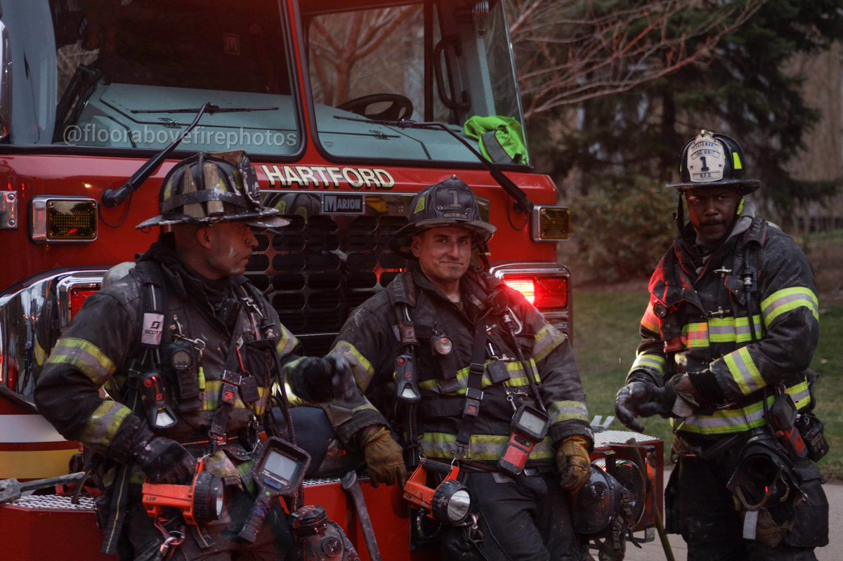 JoeyMayette's tweet photo. 2 Alarms at 40 Woodland St, Hartford Ct 3/31/21 @ctfirephoto @HartfordFire760 https://t.co/ZGDKGZvixQ
