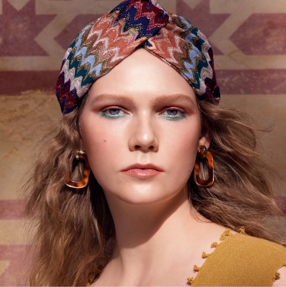 Lunasol Official 本日先行発売 5月21日発売の Desert Rendezvous 砂漠の出会い のコレクションを 本日4月1日よりルナソル楽天公式ショップ 阪急梅田本店と伊勢丹新宿店の店頭にて先行発売いたします スペシャルページはこちら T Co