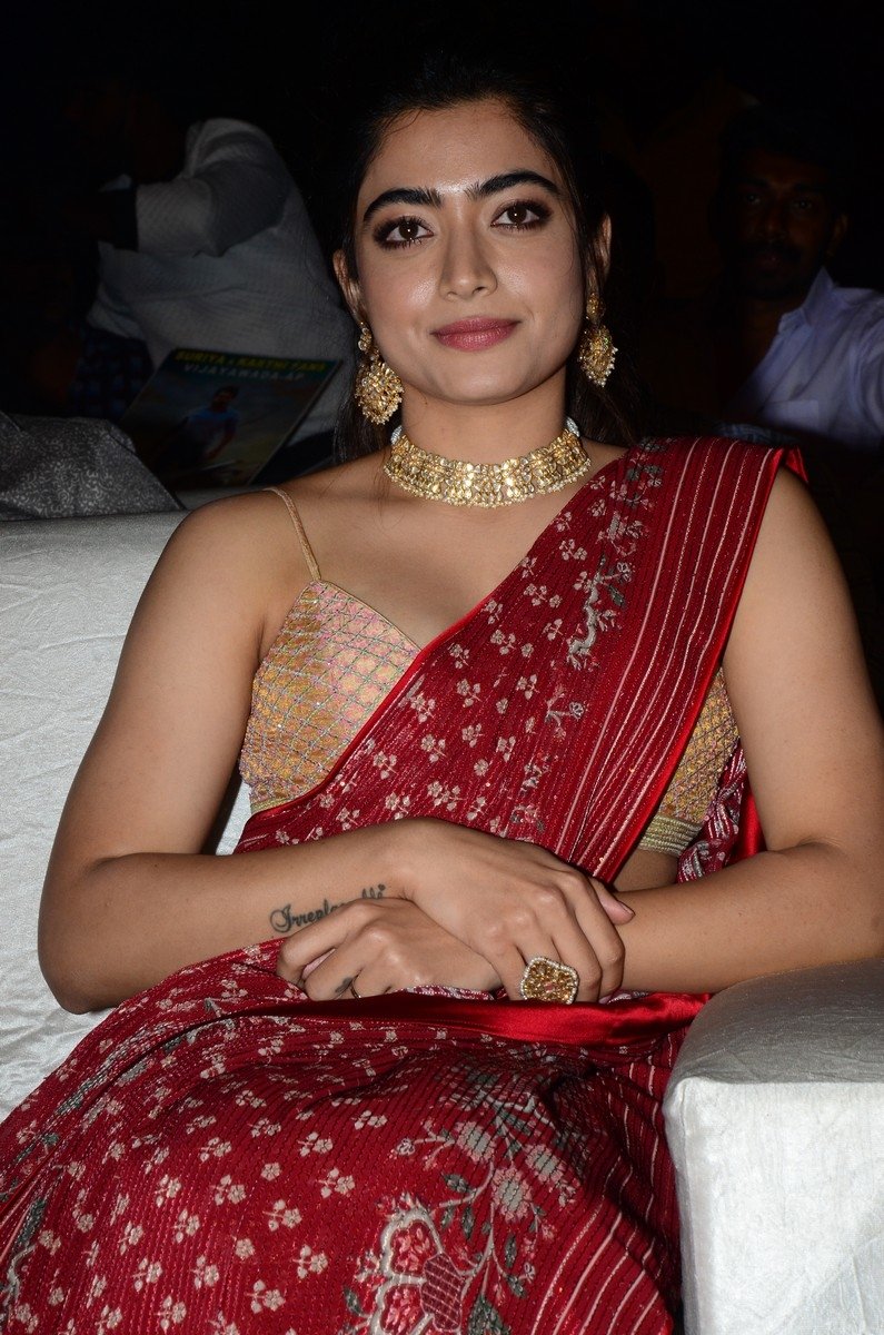 RashmikaUpdates's tweet photo. @iamRashmika #RashmikaMandanna #SulthanFromApril2 https://t.co/nJfkztRuRW