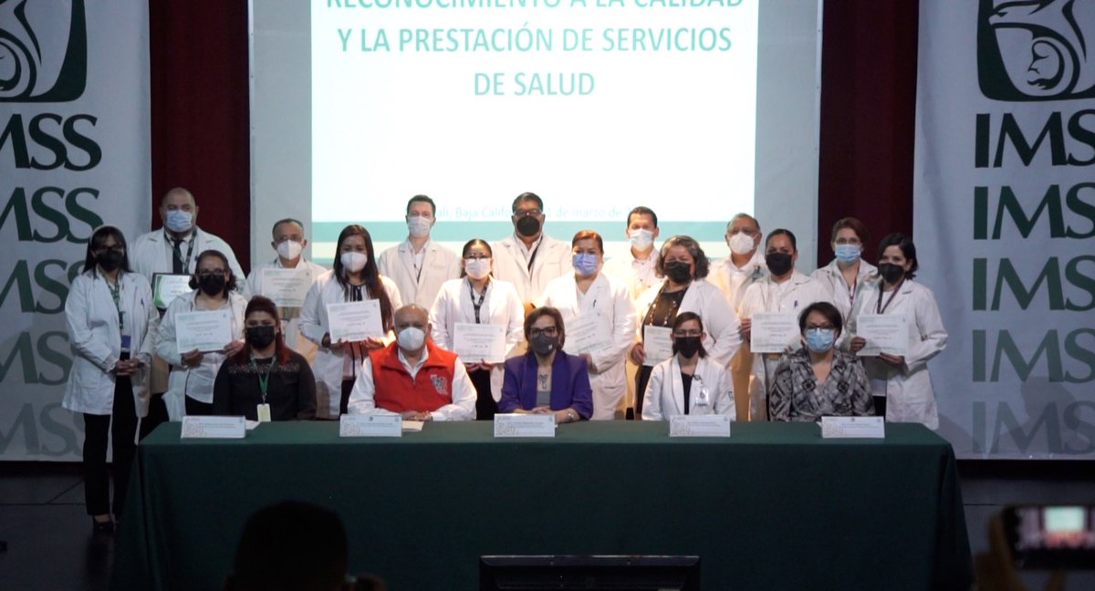 IMSS_BC's tweet photo. La Dra. @desiree_durante, titular del #IMSSBC y el Dr. César González Rocha, Secretario General del #SNTSS Sección 7, encabezaron el evento Reconocimiento a la Calidad y la Prestación de Servicios de Salud a Unidades Médicas de Mexicali y San Luis Río Colorado, Sonora. https://t.co/qUL5t9Xdw8