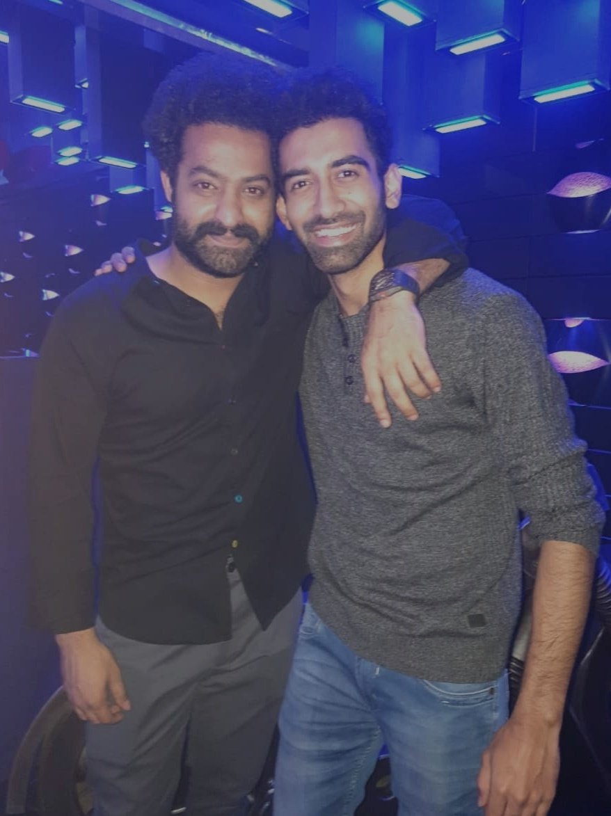 worldNTRfans's tweet photo. Singer Sunita Garu"s Son wid @tarak9999 Anna😊

#KomaramBheemNTR https://t.co/1tF0bRlPKW