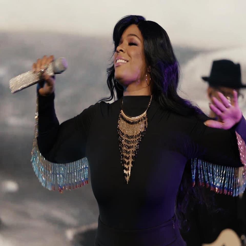 Syleena_Johnson's tweet photo. 10 pm est 🔥🔥🔥🔥 @foxsoultv  Making of a Woman: The Concert #Woman https://t.co/kgWZp2vE7D