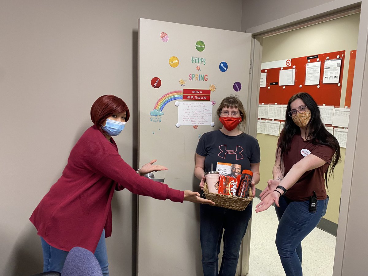 A little late with this, but saying awesome job winning the Black History Trivia to our Starbucks Barista Holly <a href="/T2254/">tam Jones</a>  <a href="/nostlund04/">Nicholas Ostlund</a> <a href="/Ukaplan_TGT/">Ufuoma K</a> <a href="/Summer_K_W/">Summer Hickok</a> #blackhistorytrivia #CHALLENGE