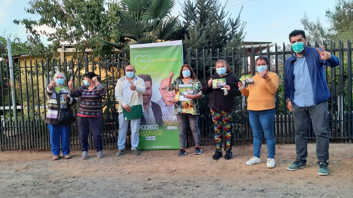 ChaniqueVictor's tweet photo. Seguimos en terreno conversando con las vecinas y vecinos de #TalcaRural.  

NUEVO TRATO, CERCANÍA Y GESTIÓN 100%.

#SepulvedaAlcalde #chaniqueconcejal
#SiempreContigo
@Ciudadanos__ https://t.co/PgASCIhVe9
