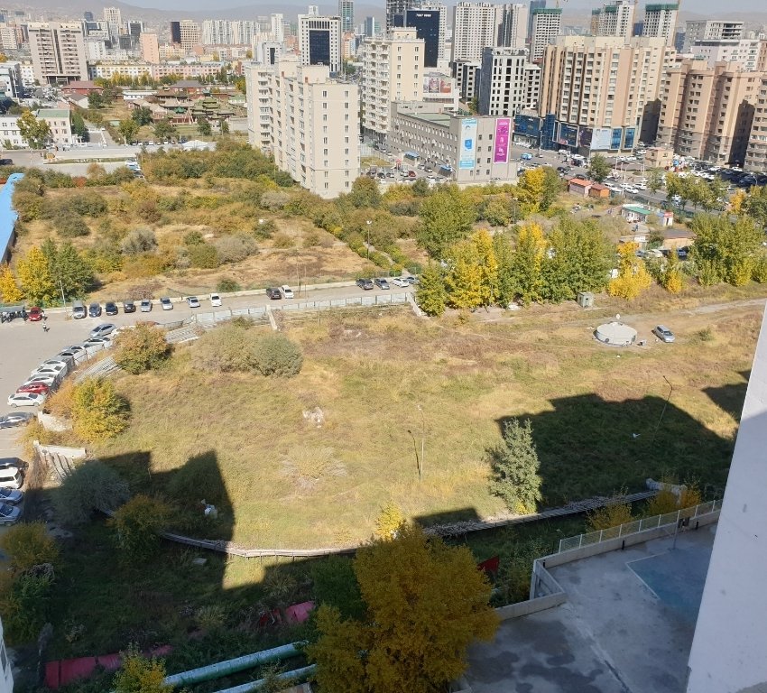 Талбайгаа авч үлдэе тэгэх үү? Боломж байгаа гэж найддаг юм. Хичээнгүйлэн гуйя, хамтдаа тэмцэе л дээ тэгэх үү? Дараа нь энэ хүний үнэргүй шуналын хар тийрэнгүүдээр бетон цутгуулчихаад толгойгоо хэд шаагаад ч нэмэргүйшт. Энд Ээрмэлийн хөлбөмбөгийн мини стади байх ёстой.
RT🙏🙏⚽🇲🇳