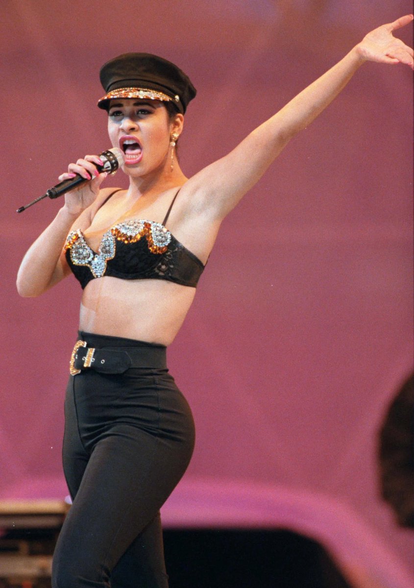 mefeater's tweet photo. 26 years ago today Selena Quintanilla Pérez passed away. We will always remember this beautiful and talented Queen of Tejano music. 💕 https://t.co/c1H8K7Ab0q