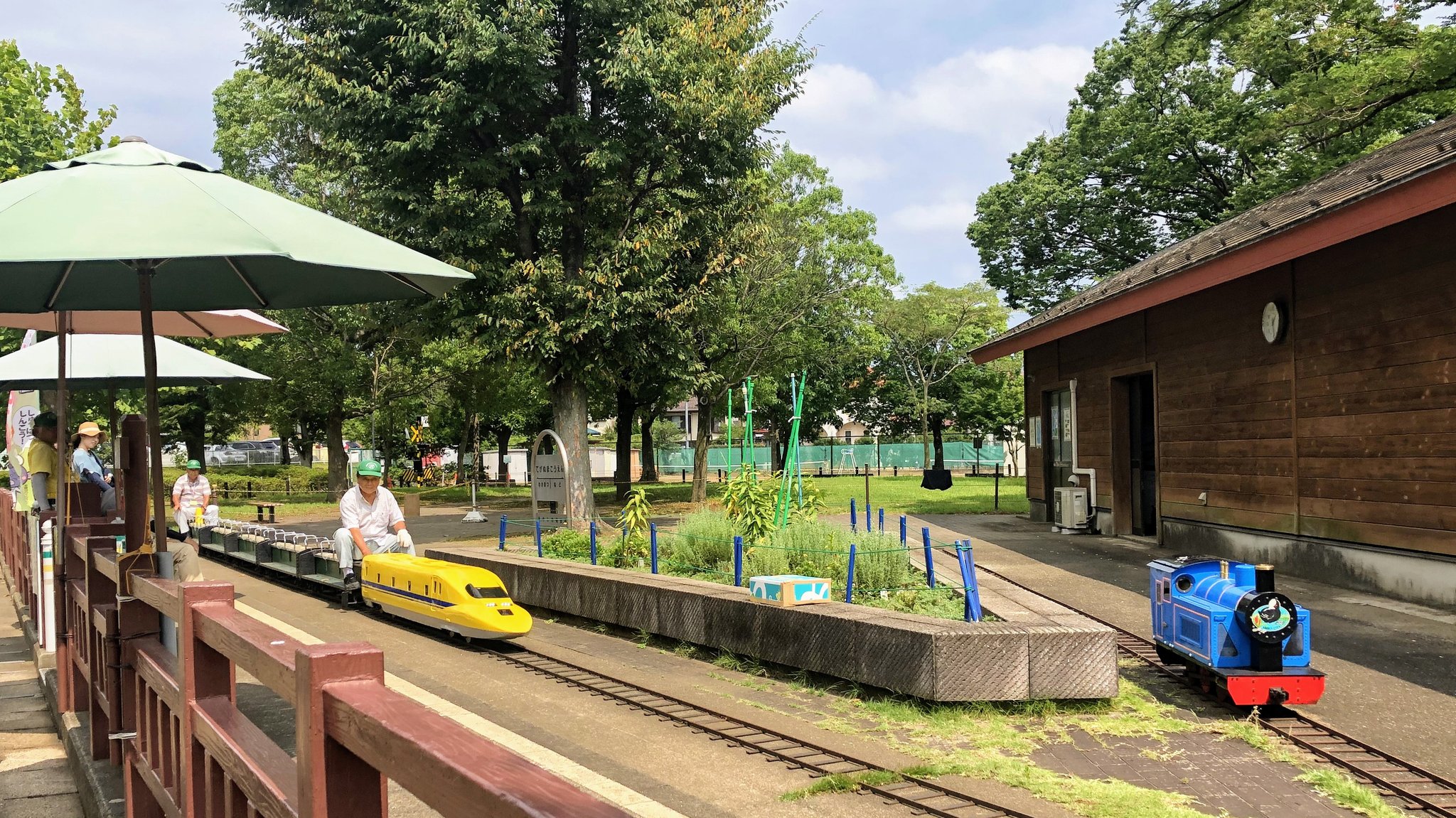 我孫子インフォメーションセンター 923形ドクターイエローやe5系新幹線はやぶさが運行する 手賀沼公園ミニ鉄道 新年度の運行カレンダーを更新しました T Co Kwawuhala9 T Co Kefuj67qyh Twitter