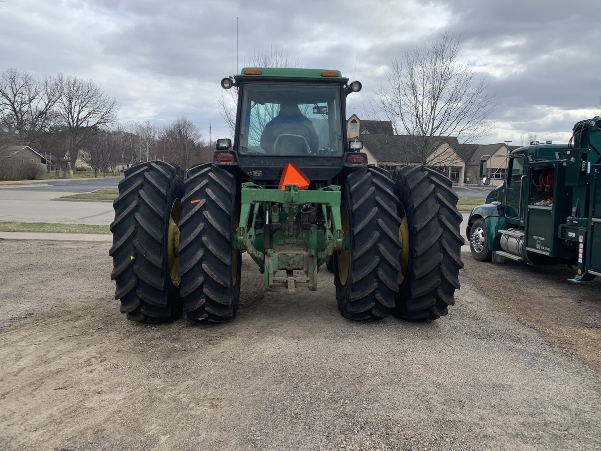 Who says you can’t teach an old dog new tricks.  Stepping things up for #plant21 6 new shoes for this 4960 today!   IF 580/85R42 rears IF 420/85R34 fronts.  @YokohamaOHTA